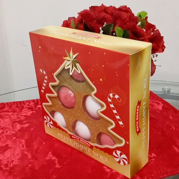 NWT🎁FREE GIFT INCLUDED🎁 NIB Peppermint Noel Bath Set Bath Bombs - Picture 9 of 11